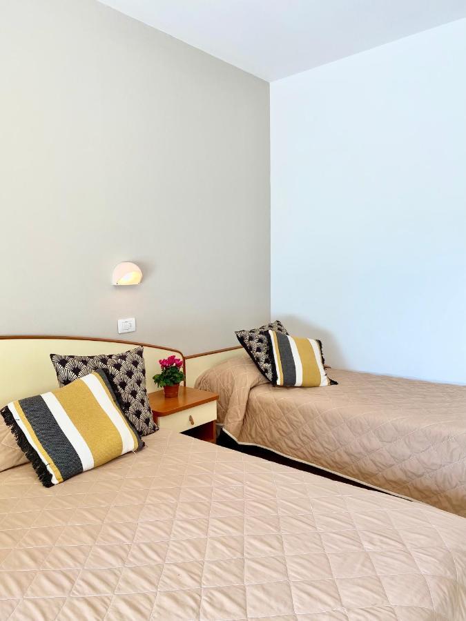 Residence Pineta Verde Milano Marittima Eksteriør billede