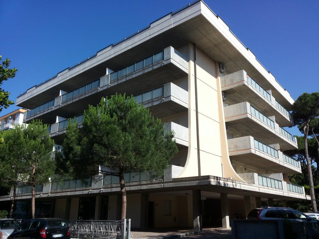 Residence Pineta Verde Milano Marittima Eksteriør billede